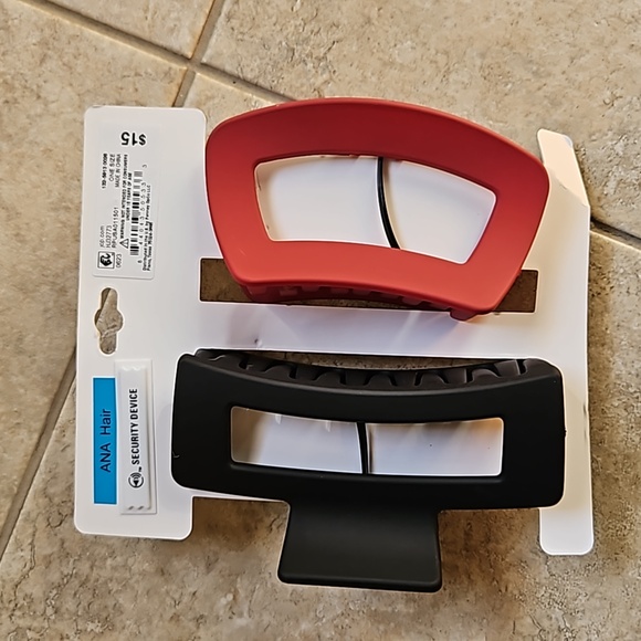 1/$5 or 3/$10 NWT a.n.a Black & Burgundy\ Red Claw 2-pc. Large Hair Clip - Picture 4 of 8